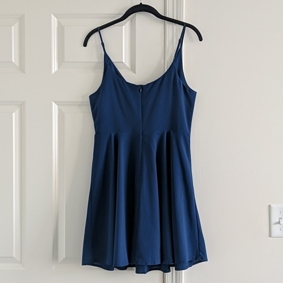 Urban Outfitters Kimchi Blue Keyhole Cutout Dress - Picture 2 of 3
